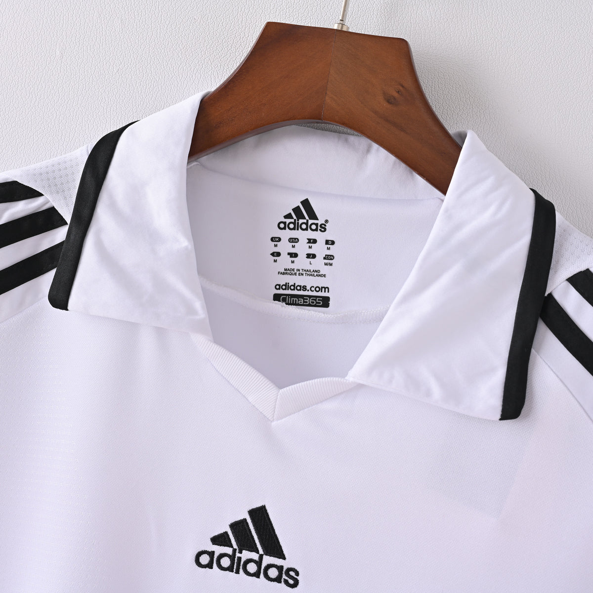 Camiseta Icónica Real Madrid Temporada 2010/2011 (Local)