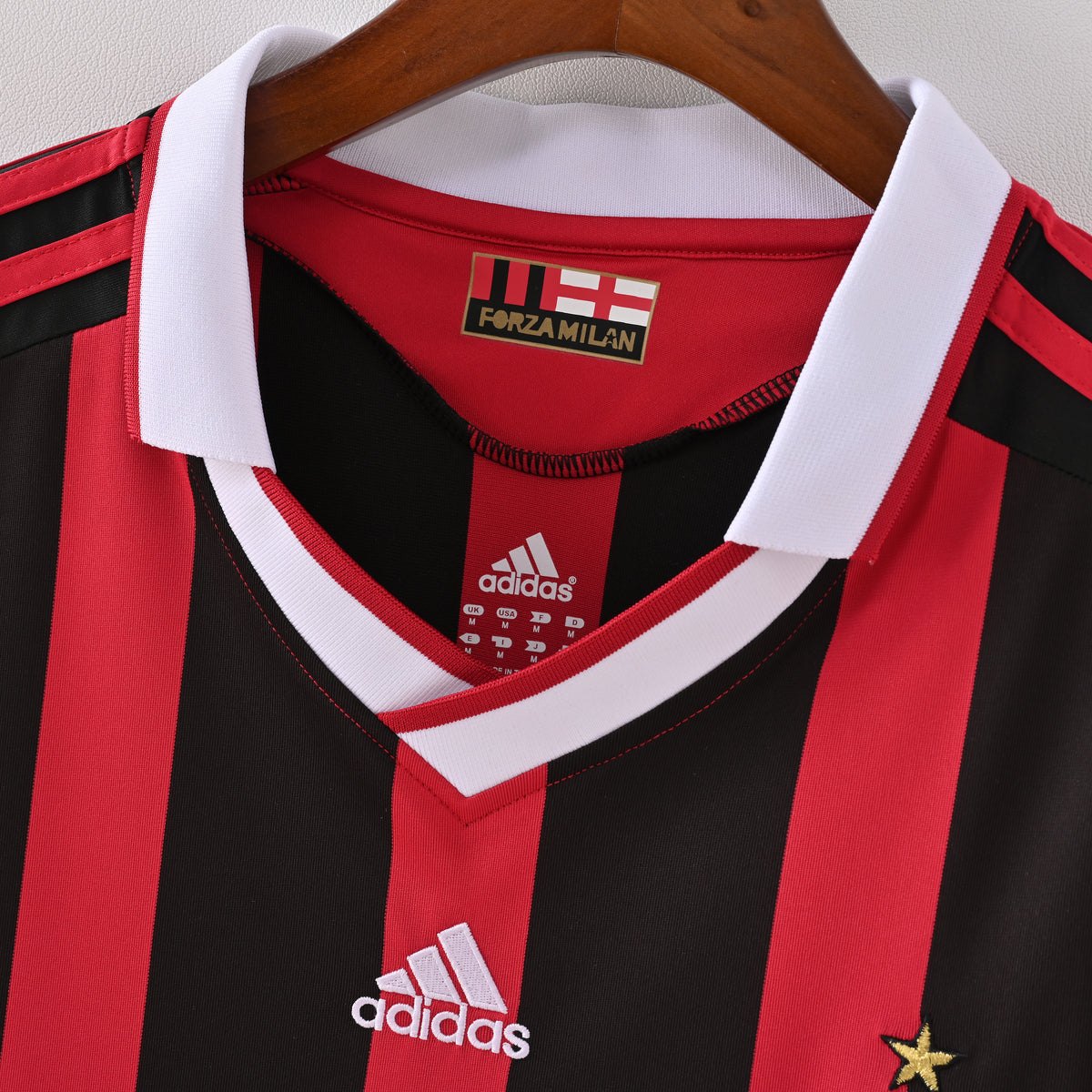 Camiseta Icónica AC Milan Temporada 2006/2007
