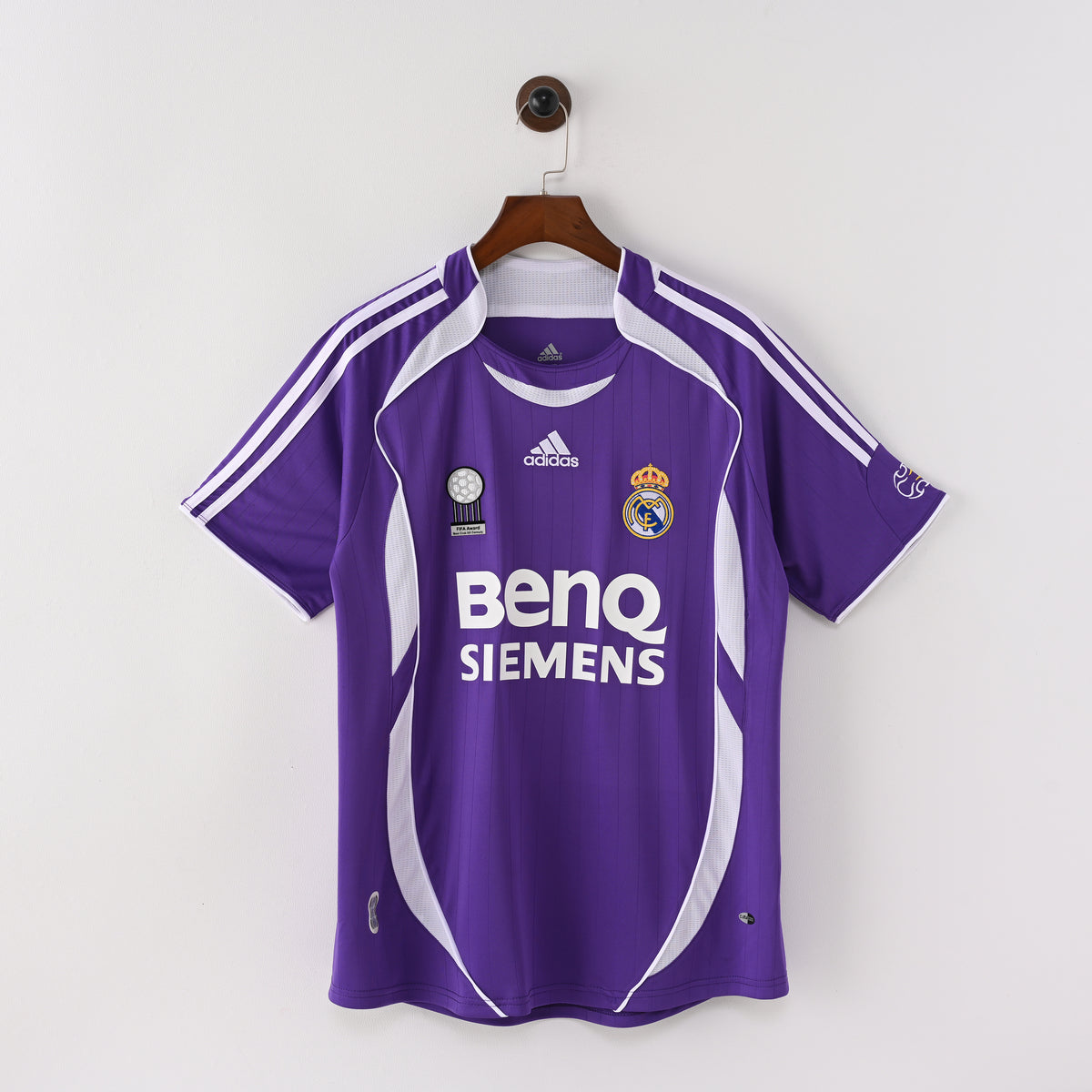 Camiseta Icónica Real Madrid Temporada 2006/2007 (Visitante o Alternativa)