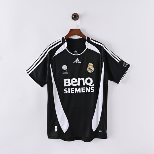 Camiseta Icónica Real Madrid Temporada 2006/2007 (Visitante o Alternativa)
