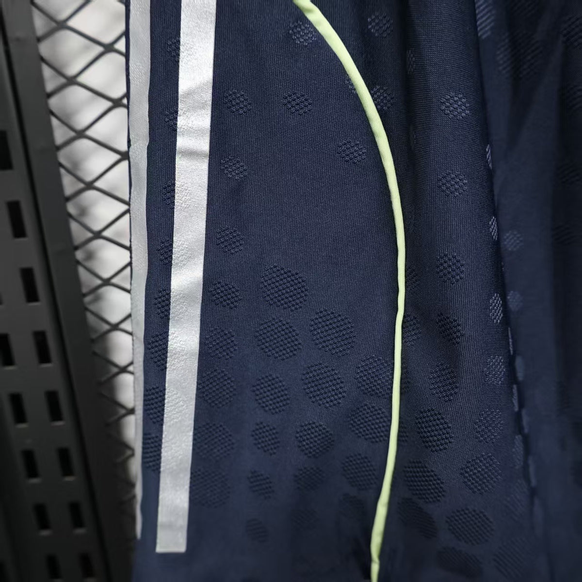 Short Oficial de Equipación – Real Madrid (Temporada 2026/27)