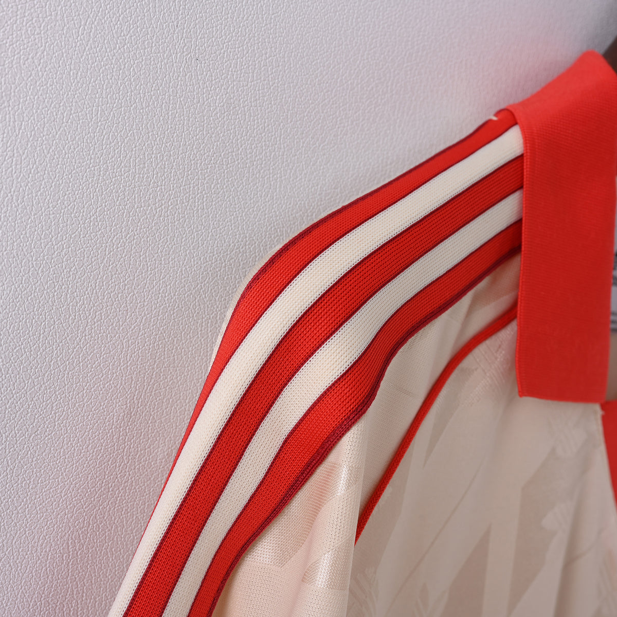 Camiseta Icónica Bayern de Múnich Temporada 1993/1994 (Visitante o Alternativa - Manga Larga)
