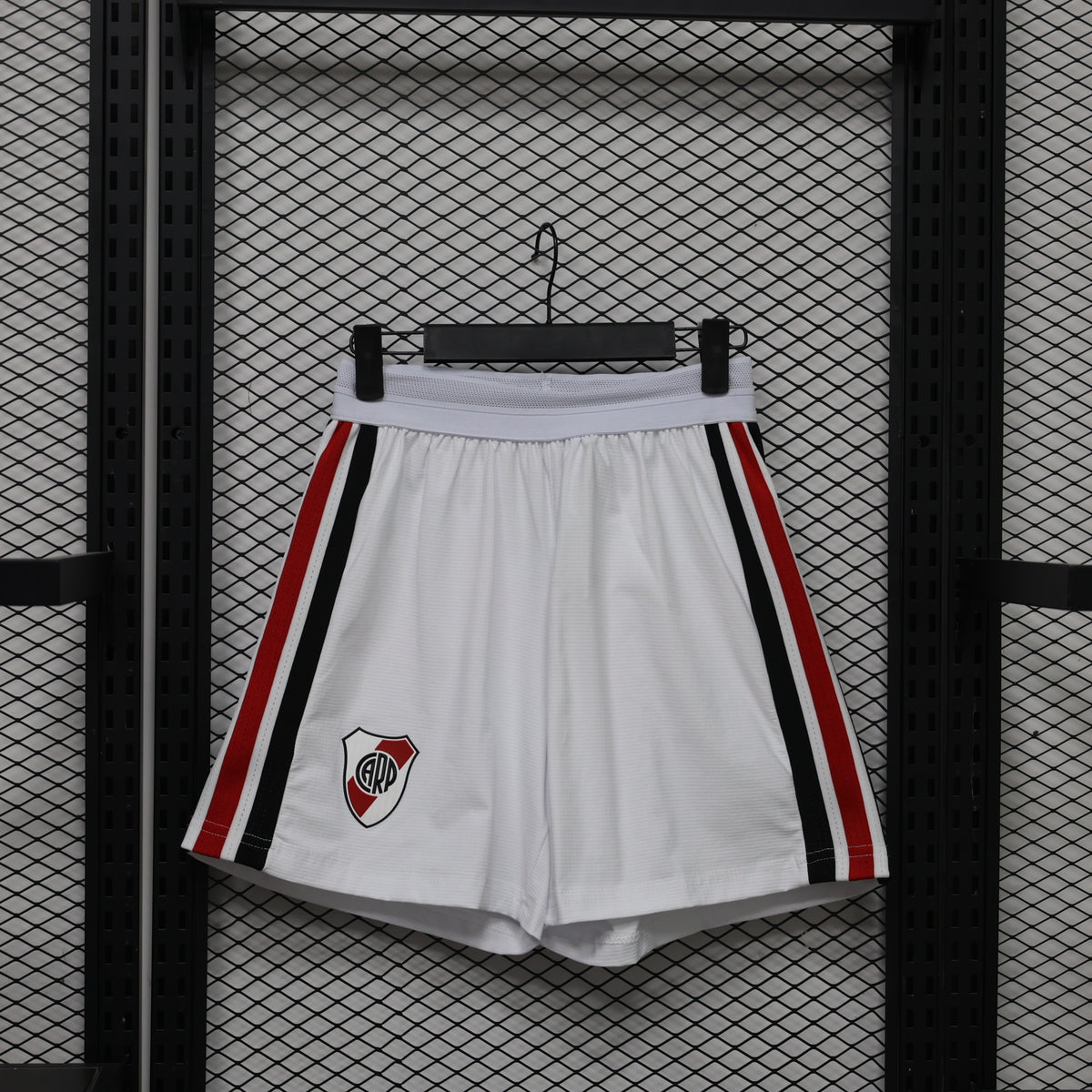Short Oficial de Equipación – River Plate (Temporada 2026/27)