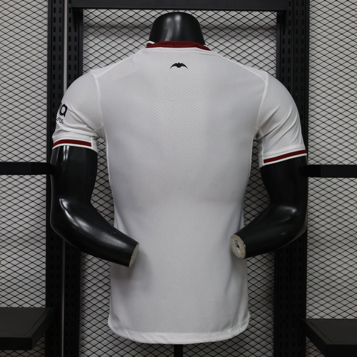 Valencia CF de la temporada 2024/2025 firmada por Puma