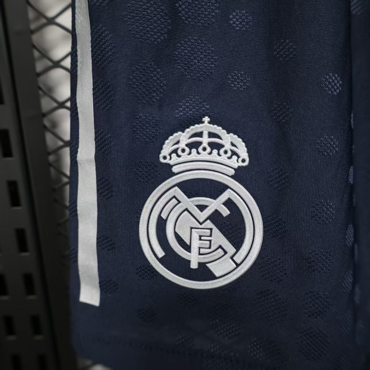 Short Oficial de Equipación – Real Madrid (Temporada 2026/27)