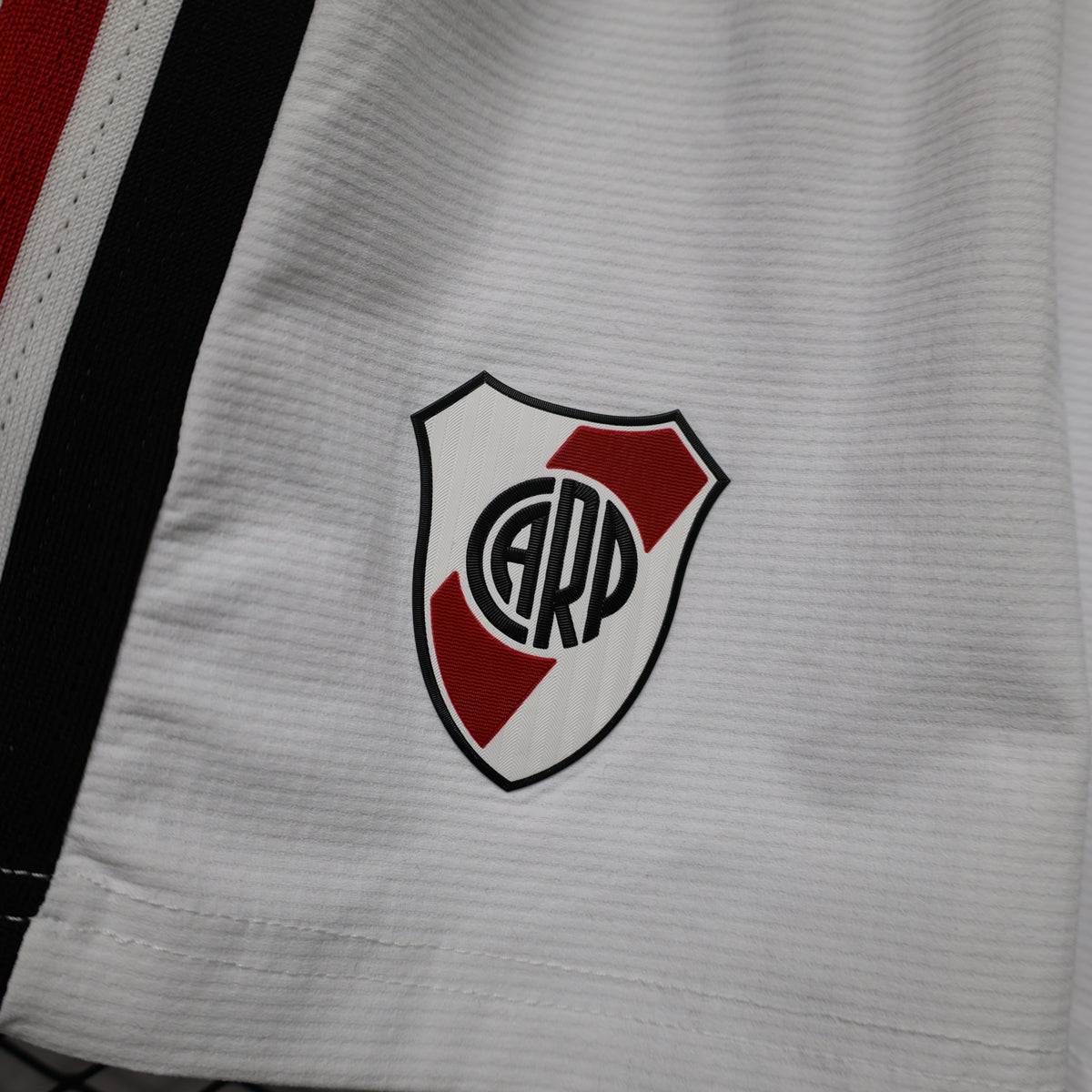 Short Oficial de Equipación – River Plate (Temporada 2026/27)