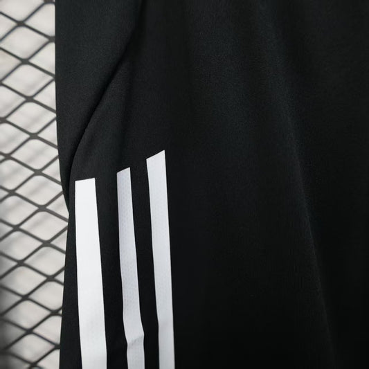 Short Oficial de Equipación – Manchester United (Temporada 2026/27)