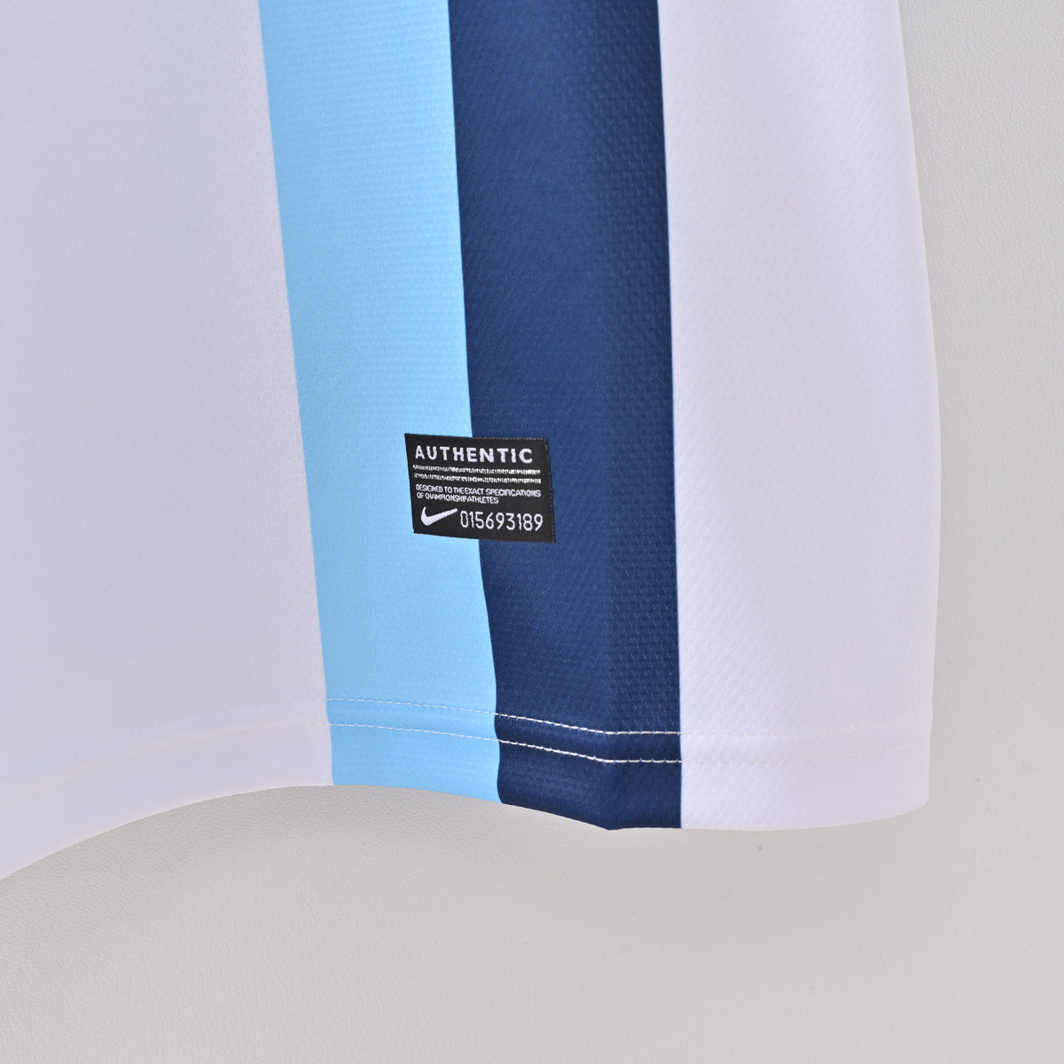 Camiseta Icónica Manchester City Temporada 2011/2012 (Visitante o Alternativa)