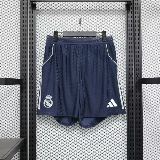 Short Oficial de Equipación – Real Madrid (Temporada 2026/27)