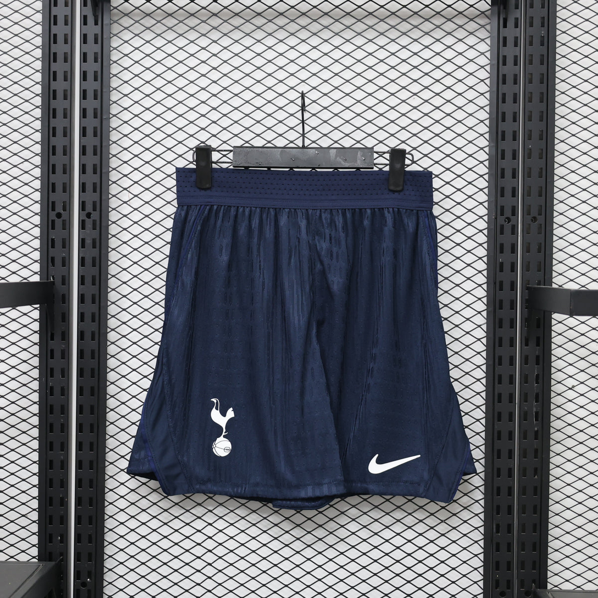 Short Oficial de Equipación – Tottenham Hotspur (Temporada 2026/27)