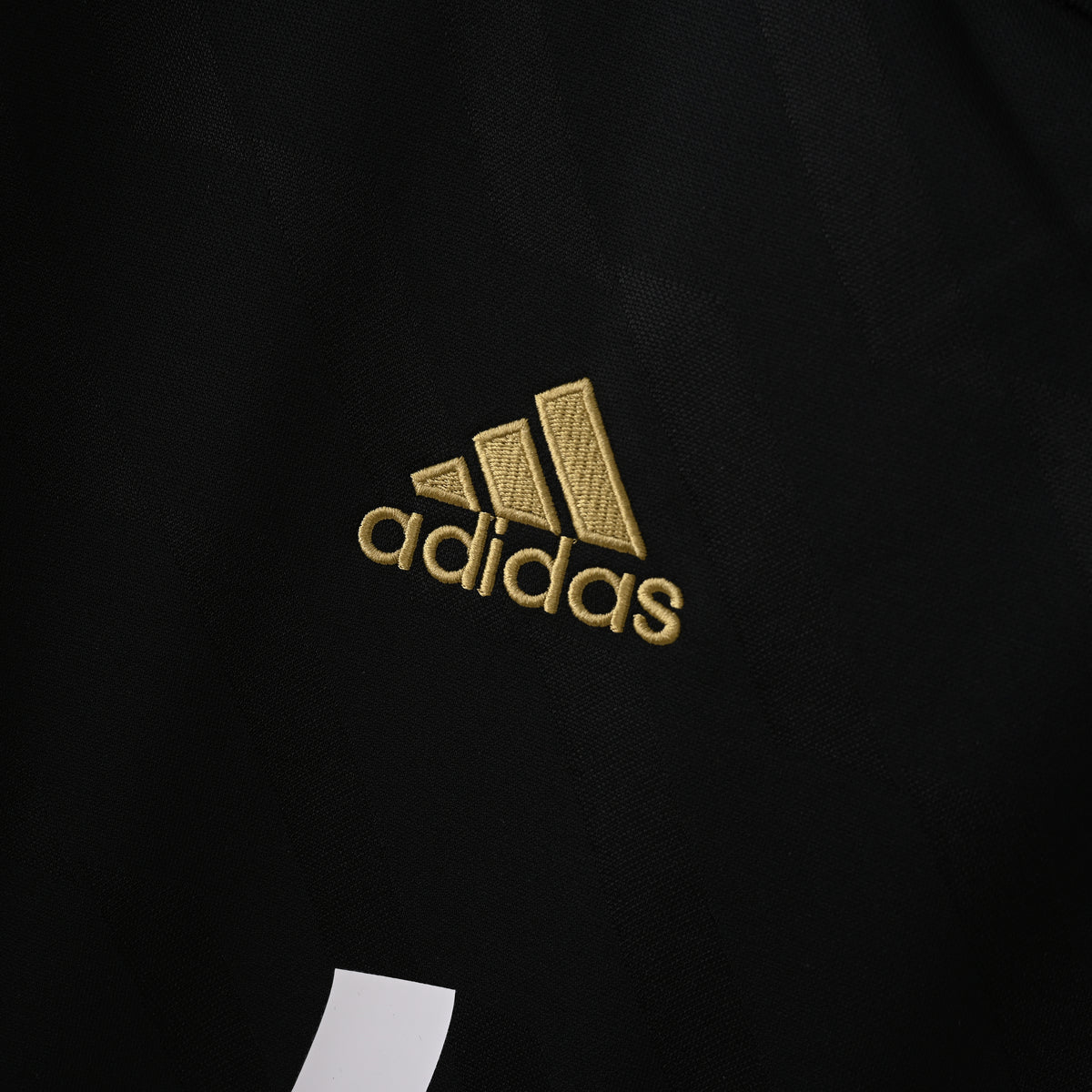 Camiseta Icónica Real Madrid Temporada 2011/2012 (Visitante o Alternativa)