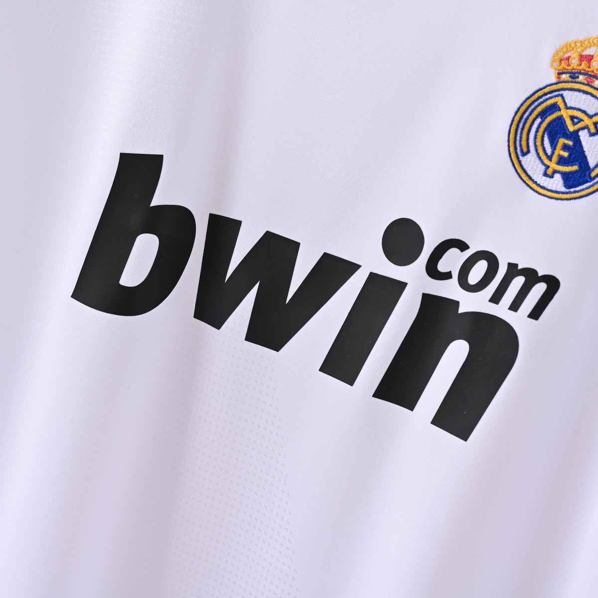 Camiseta Icónica Real Madrid Temporada 2010/2011 (Local)