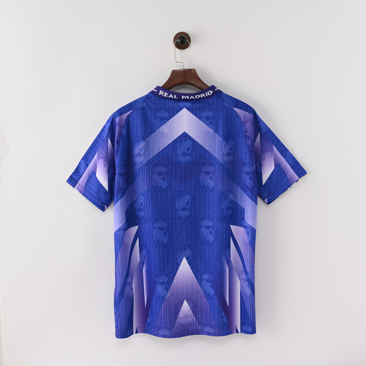 Camiseta Icónica Real Madrid Temporada 1994/1995 (Visitante o Alternativa)