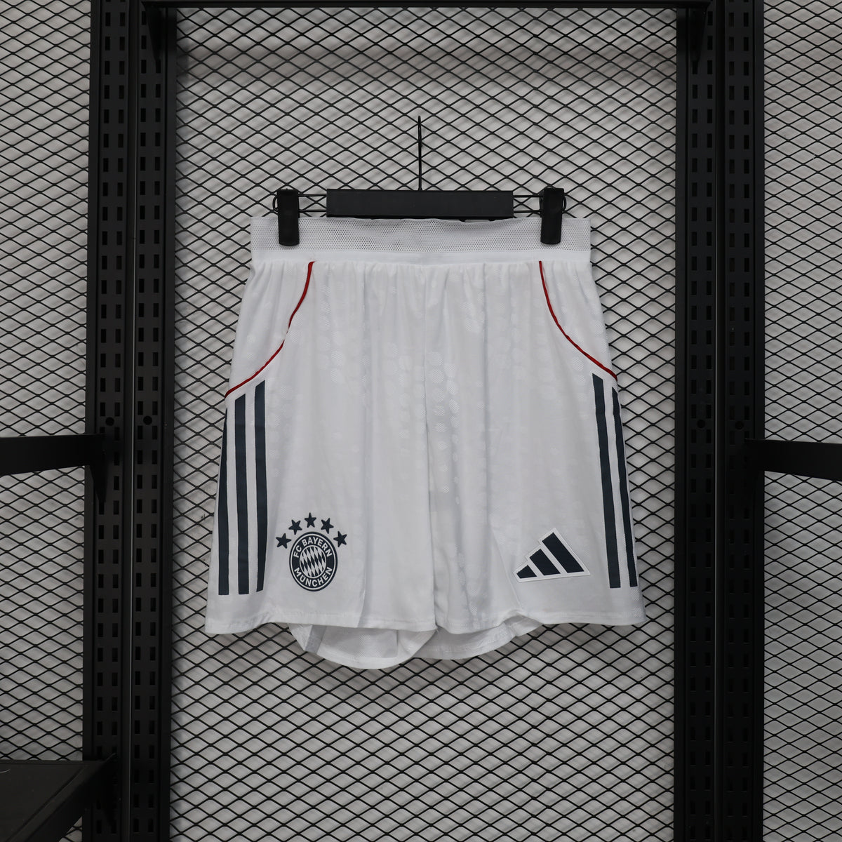 Short Oficial de Equipación – Bayern de Múnich (Temporada 2026/27)
