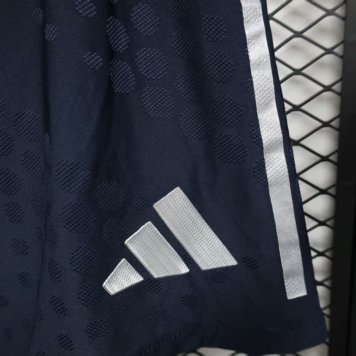 Short Oficial de Equipación – Real Madrid (Temporada 2026/27)