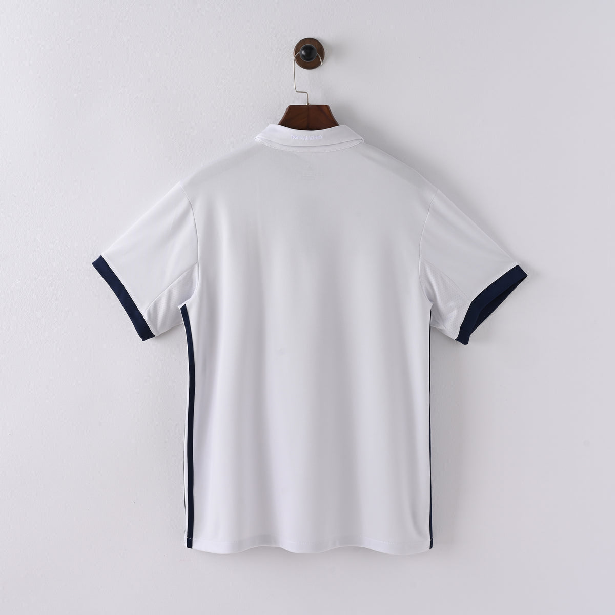 Camiseta Icónica Real Madrid Temporada 2016/2017 (Local)
